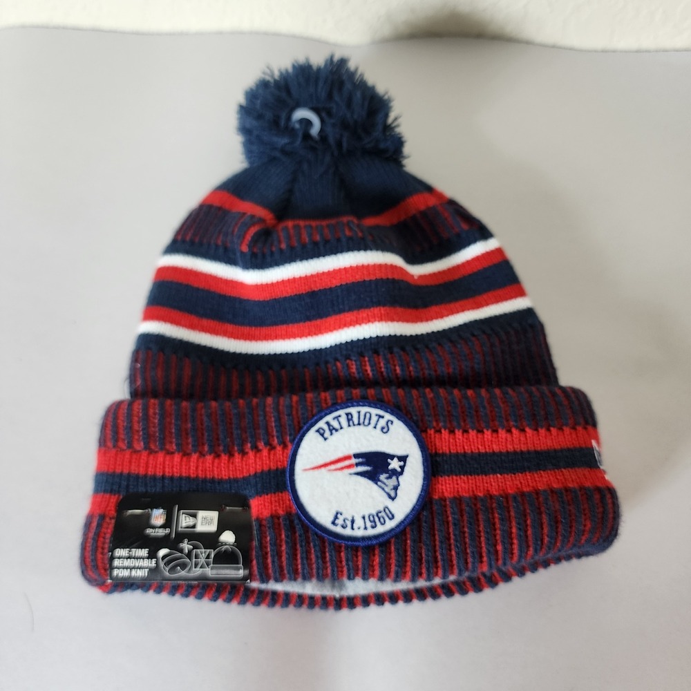 New Era New England Patriots NFL On Field Sideline Knit Beanie Hat Pom Est 1960